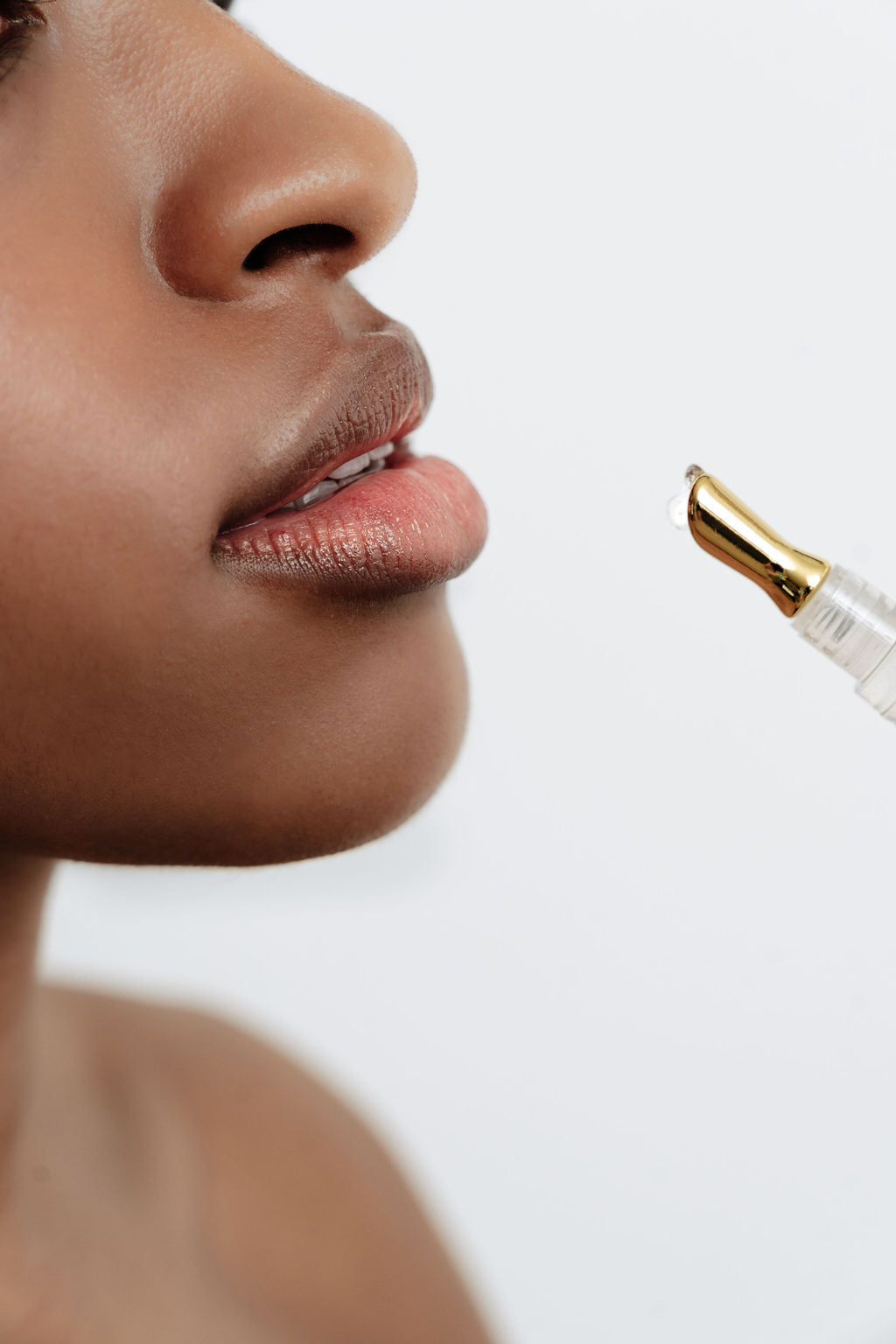DEWY LIPS